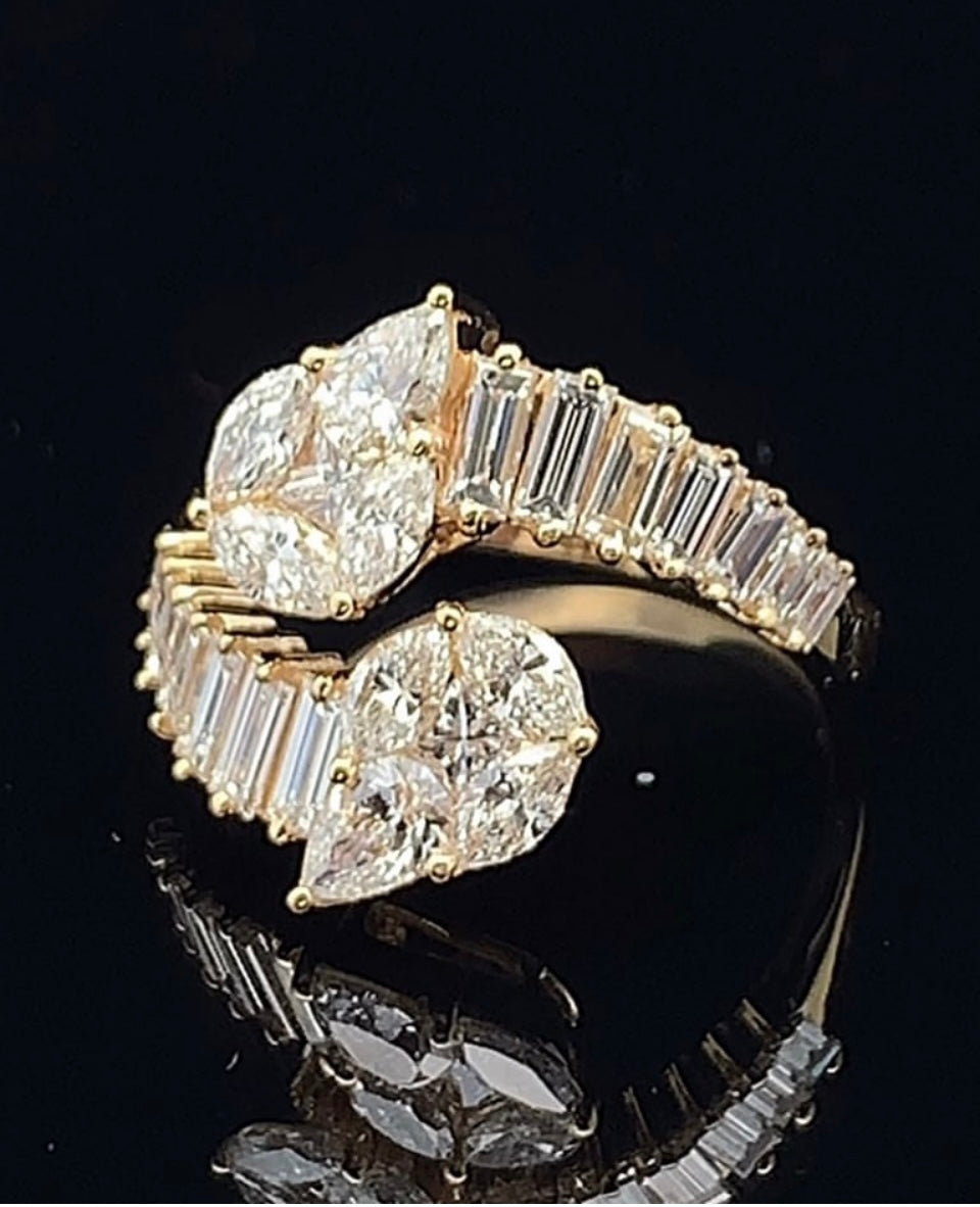 18k yellow gold and diamond Fancy Ring