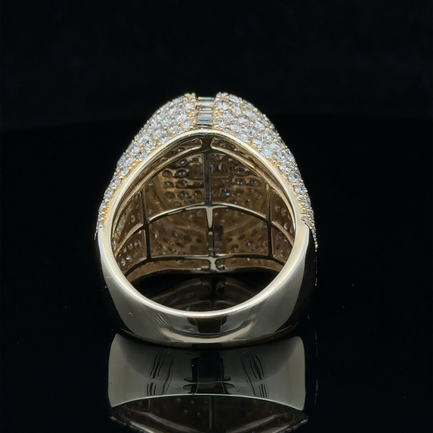 14k yellow gold and diamond Oval Shape Men`s Ring