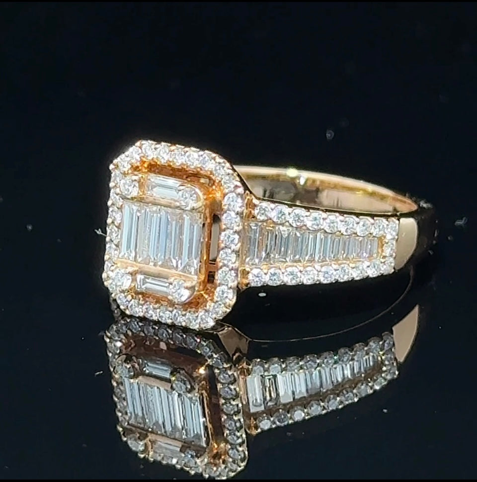 18k yellow gold Fancy Ring with Baguette and Round Diamonds