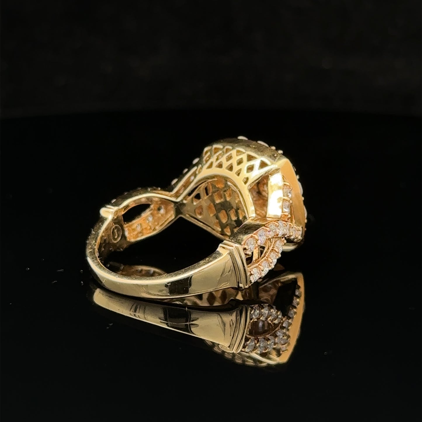 14k yellow gold and diamond Ring