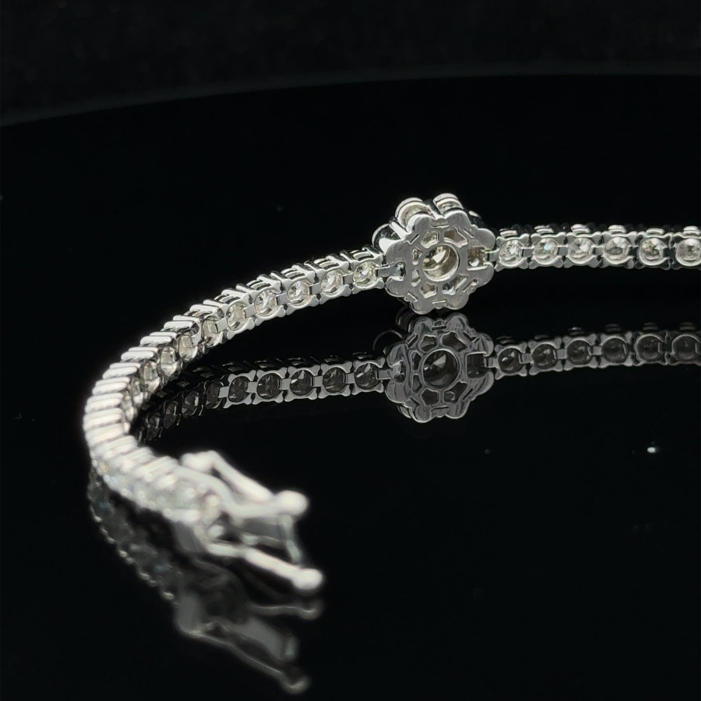 14k white gold Bracelet with Large Round Diamonds