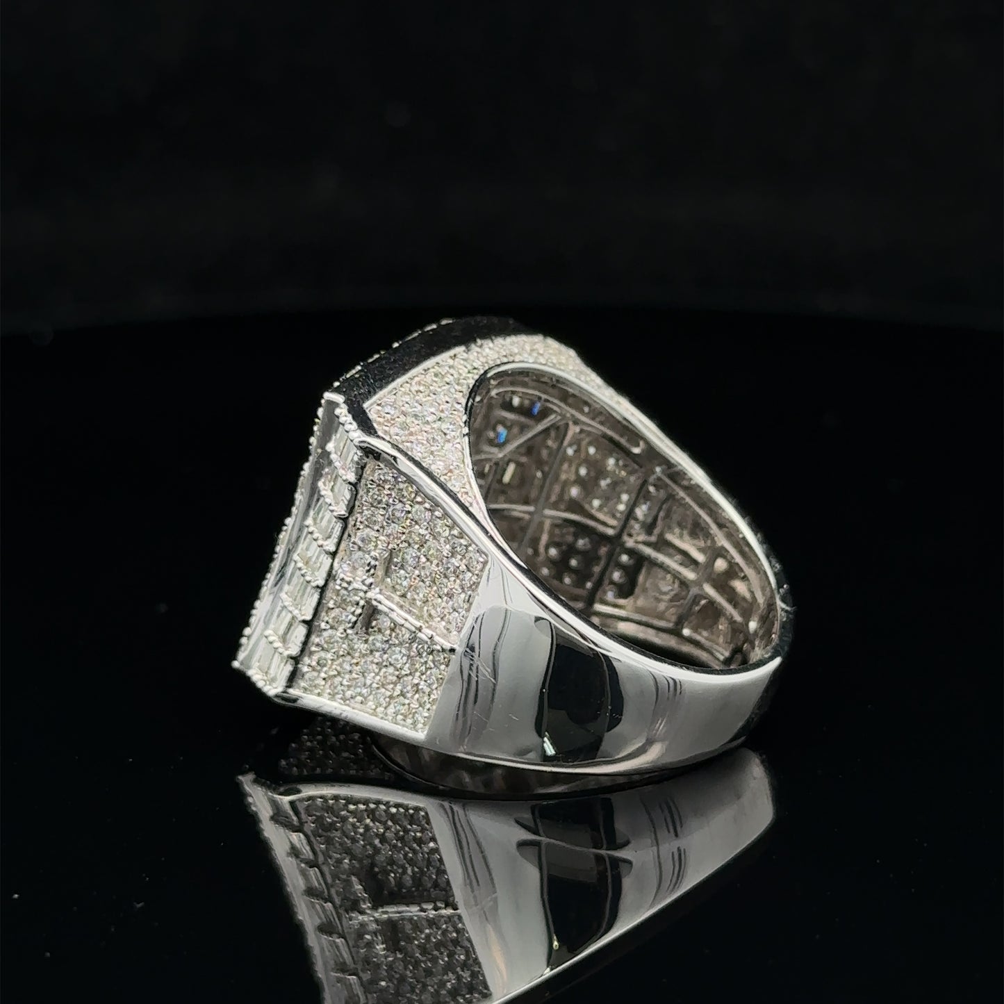 14k white gold and diamond Men`s Ring with baguette and round diamonds