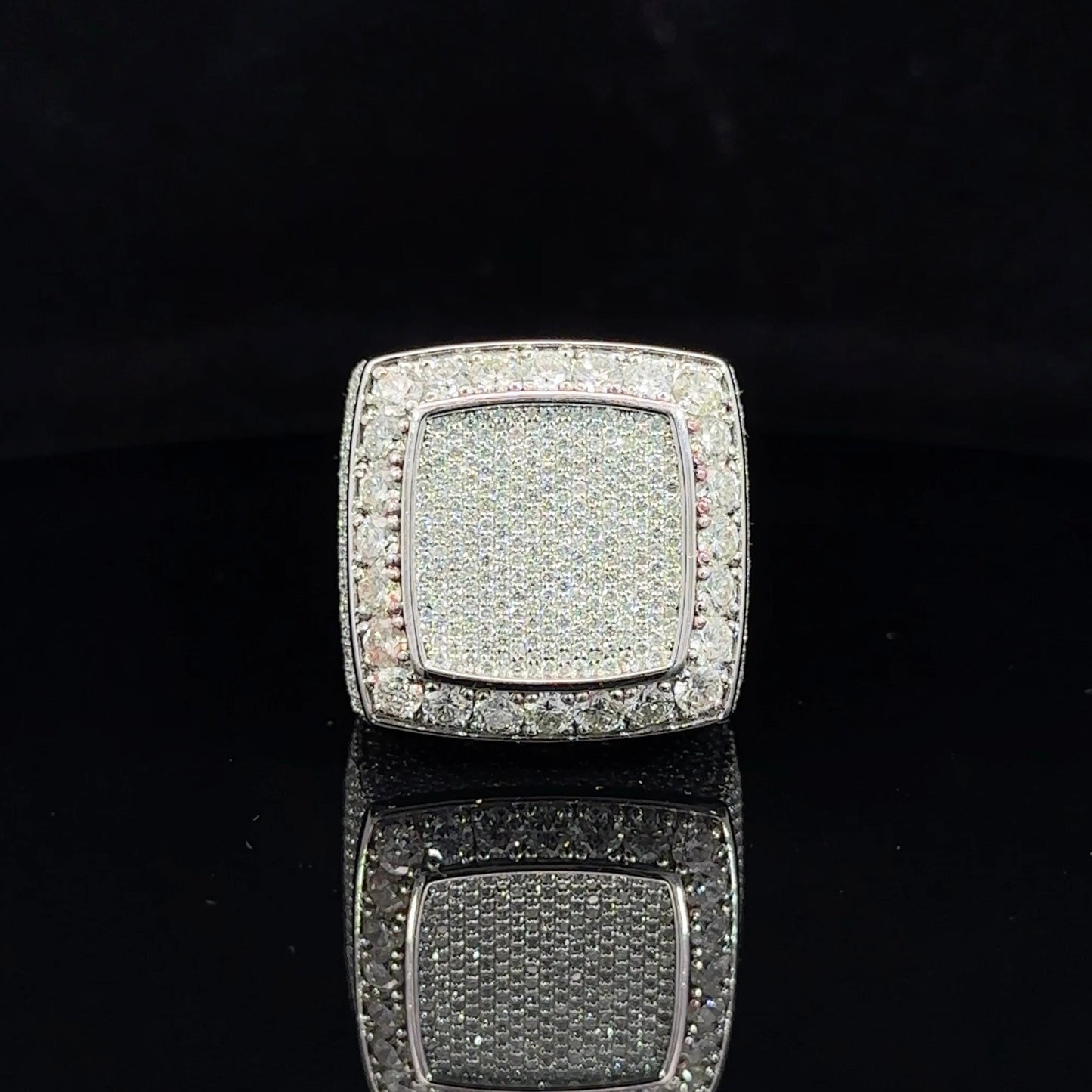 14k white gold and diamond Men`s Ring