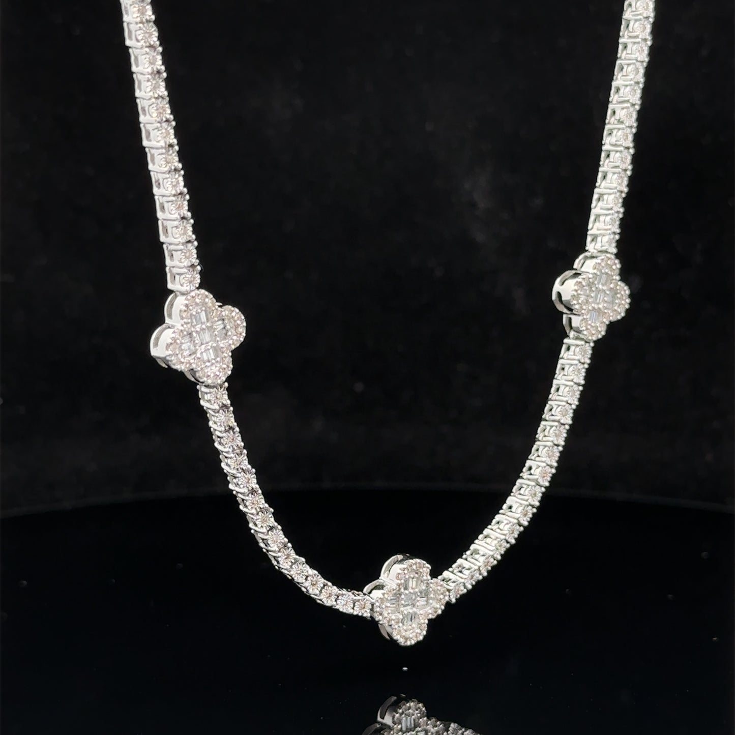 14k white gold and diamond Fancy Necklace