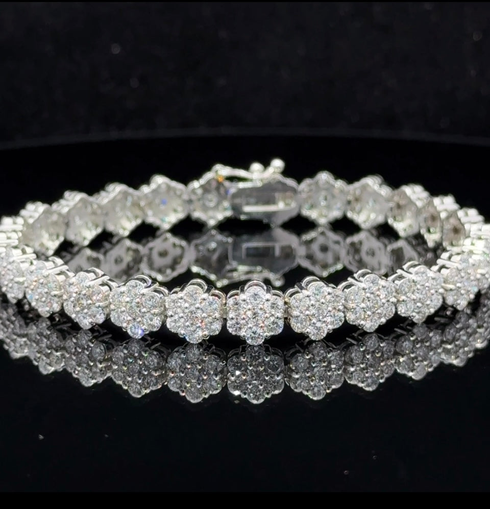 14k White Gold 8.35ct Diamond Bracelet with Round Diamonds