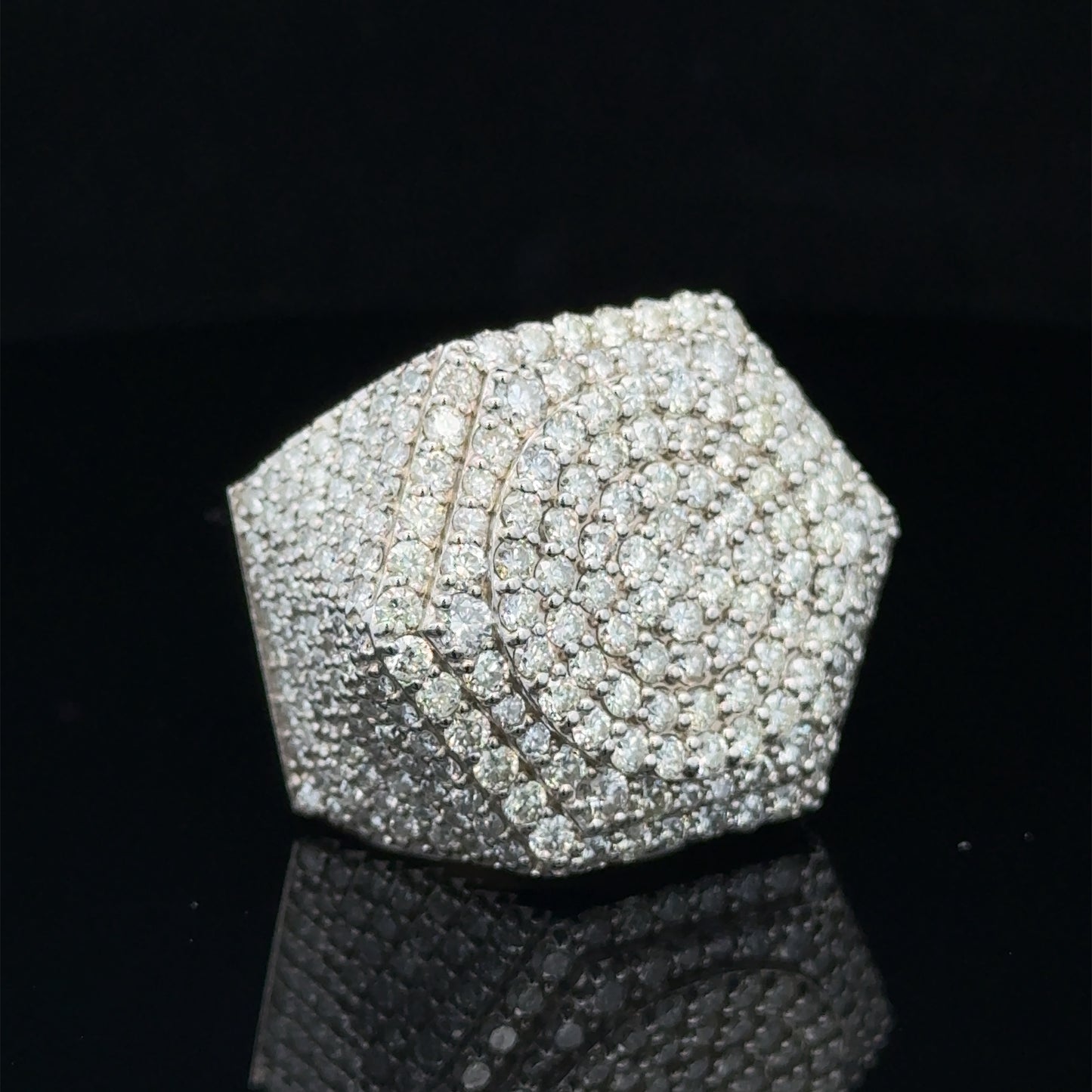 14k white gold Men`s Ring with Round Diamonds