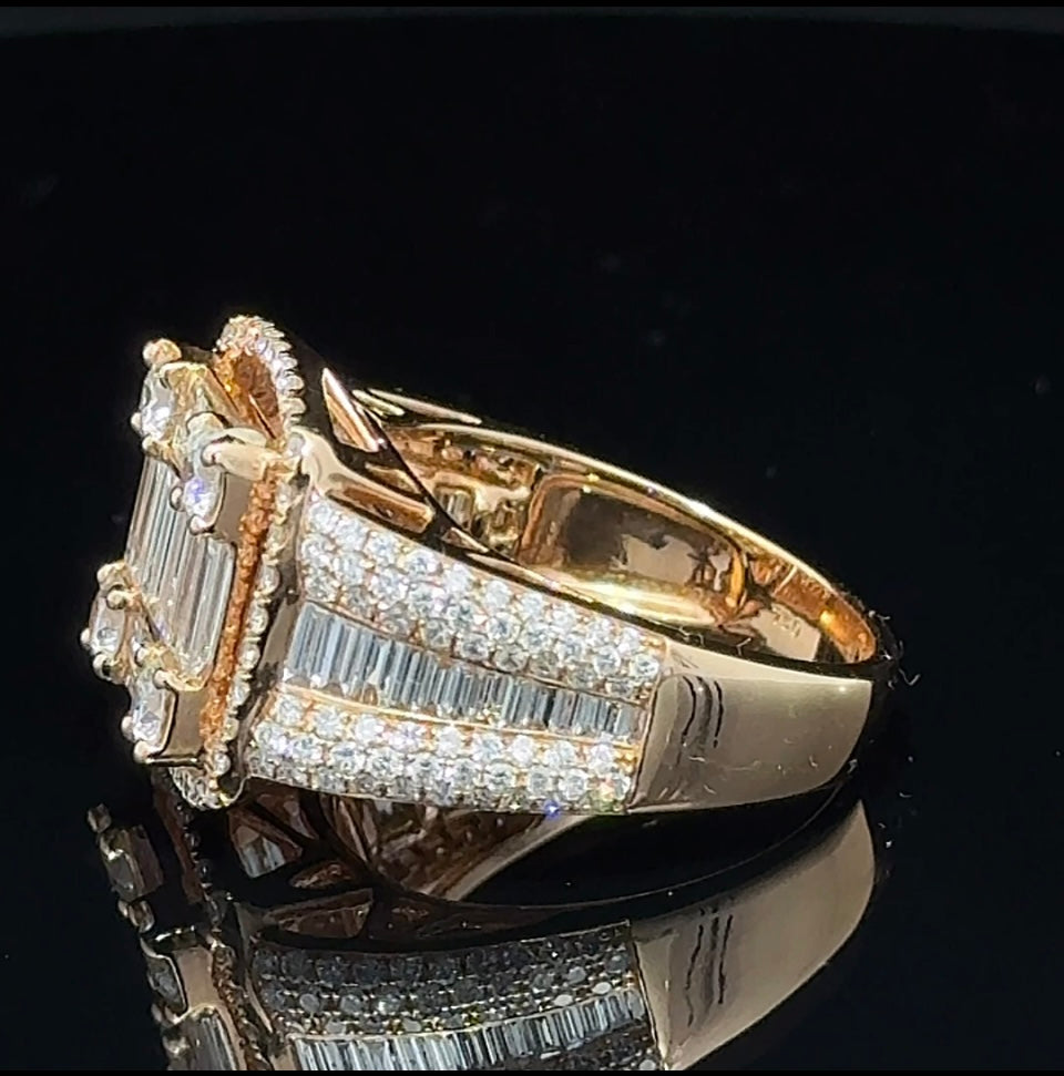 18k rose gold Ring with Baguette and Round Diamonds