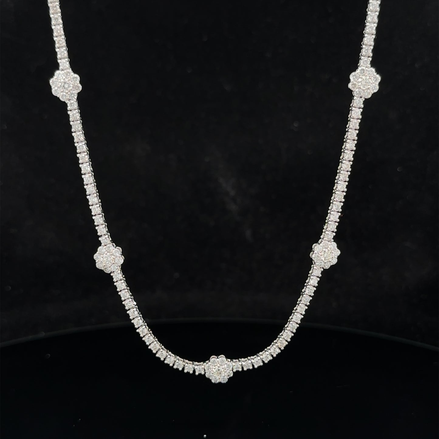 14k white gold and diamond Necklace