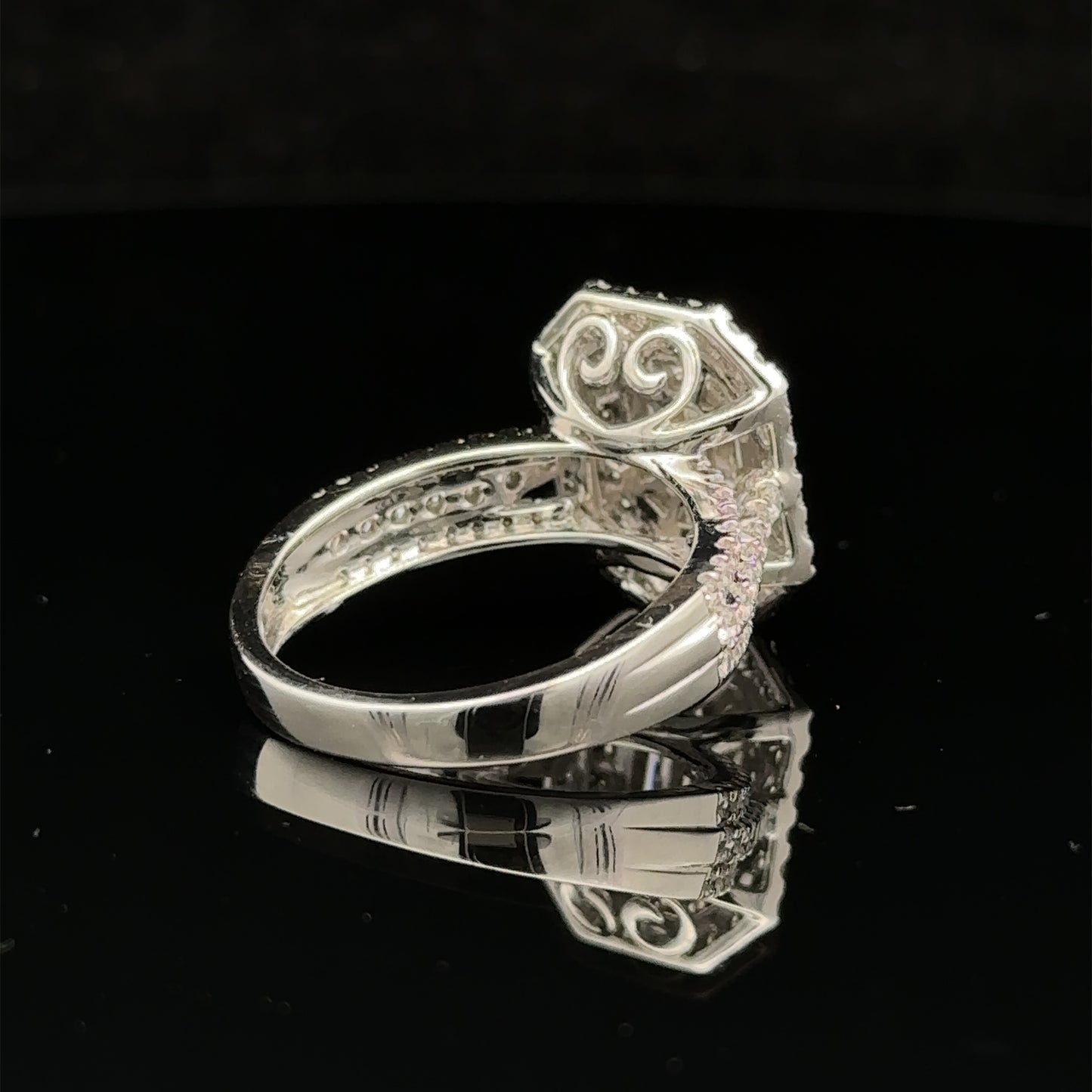 14k white gold and diamond Ring