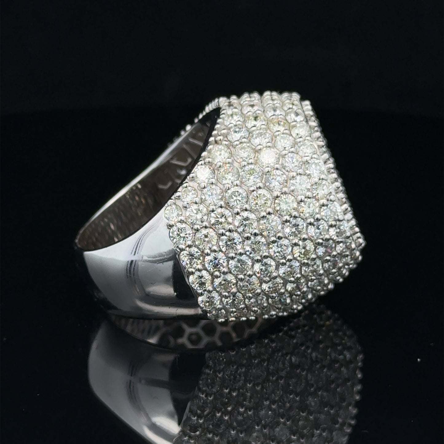 14k white gold Men`s Ring with Round Diamonds