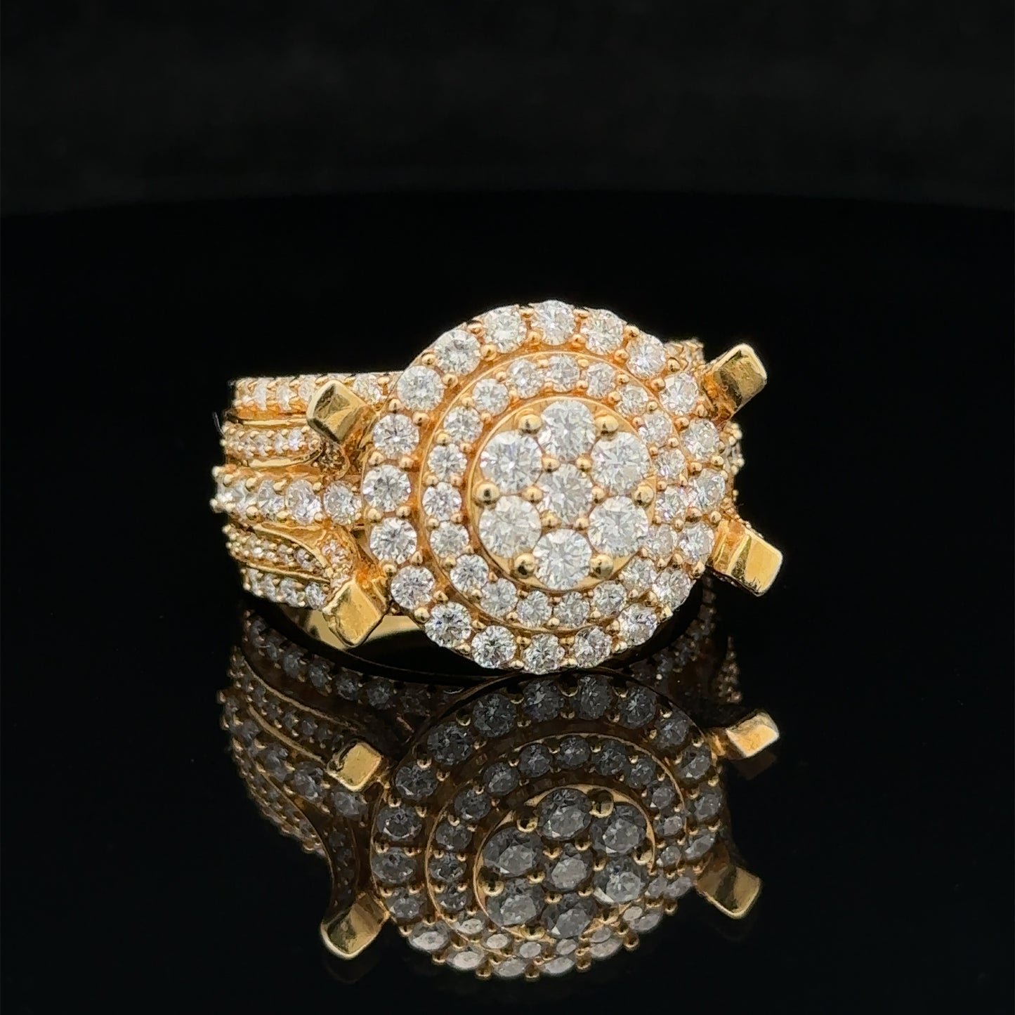 14k yellow gold and diamond Men`s Ring