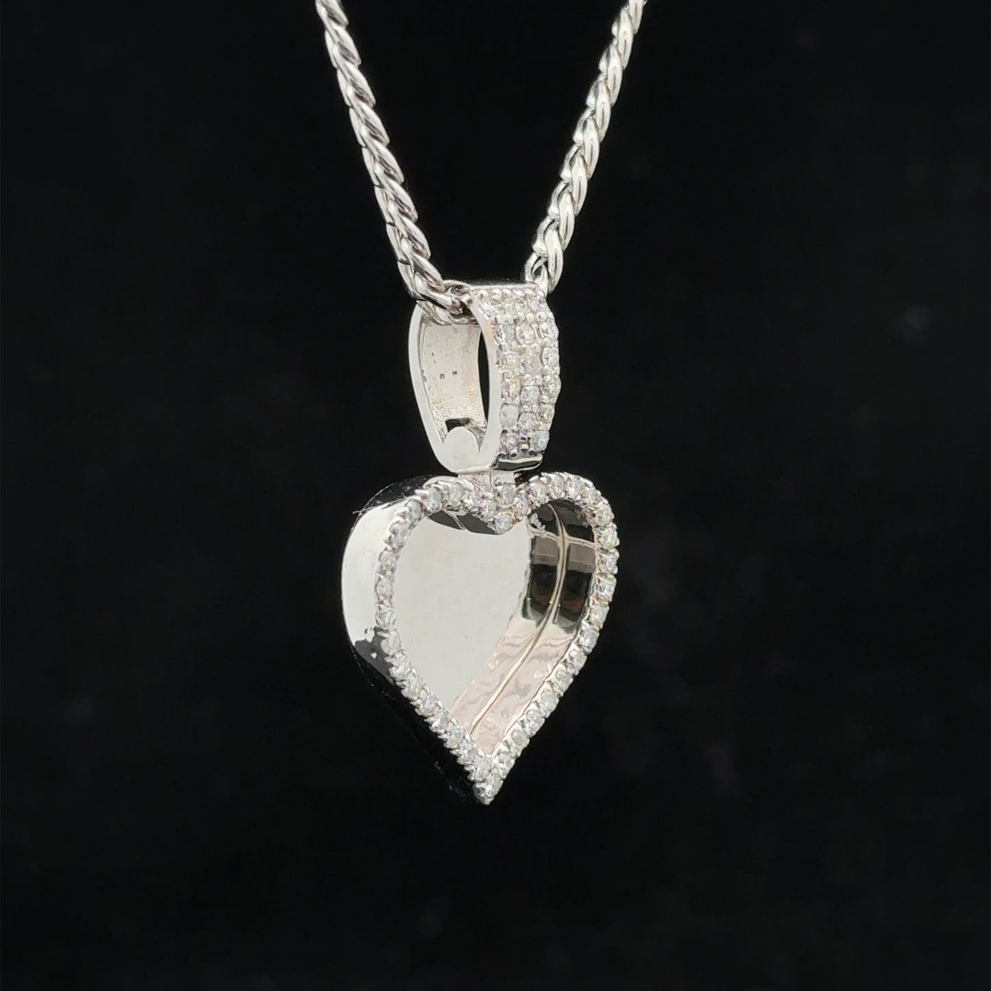 14k white gold and diamond Heart Picture Pendant