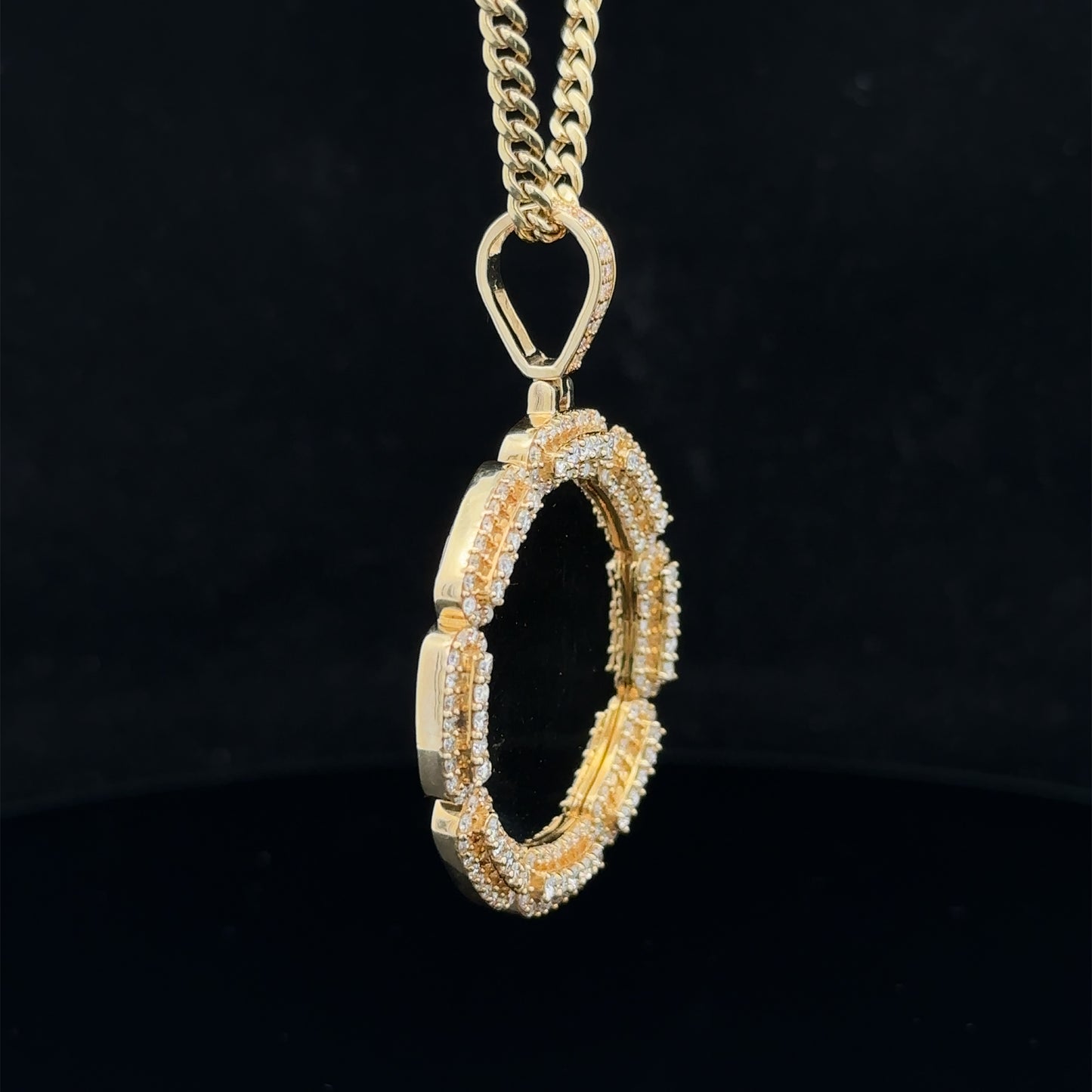 14k yellow gold and diamond Picture pendant