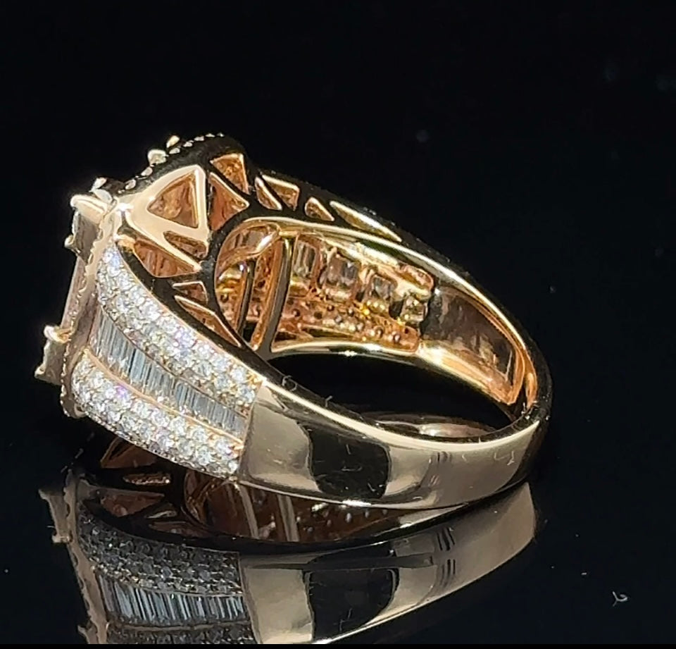 18k rose gold Ring with Baguette and Round Diamonds