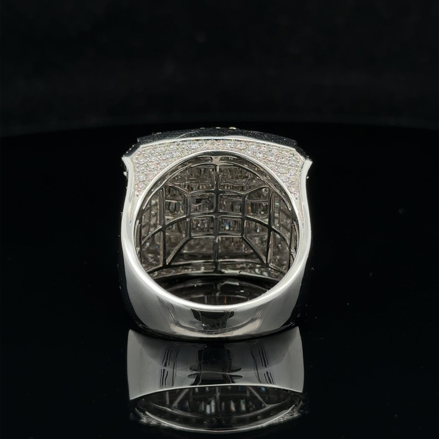 14k white gold and diamond Men`s Ring with baguette and round diamonds