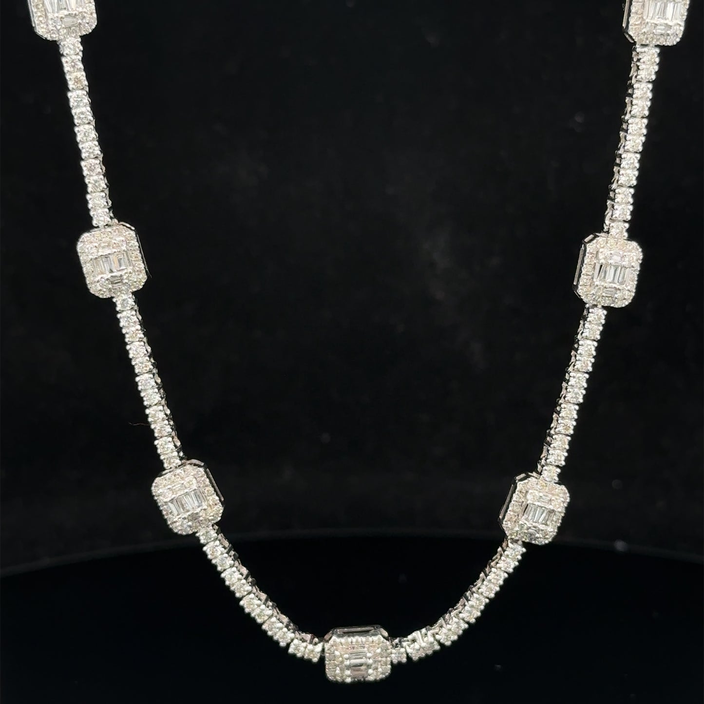 14k white gold and diamond Fancy Necklace