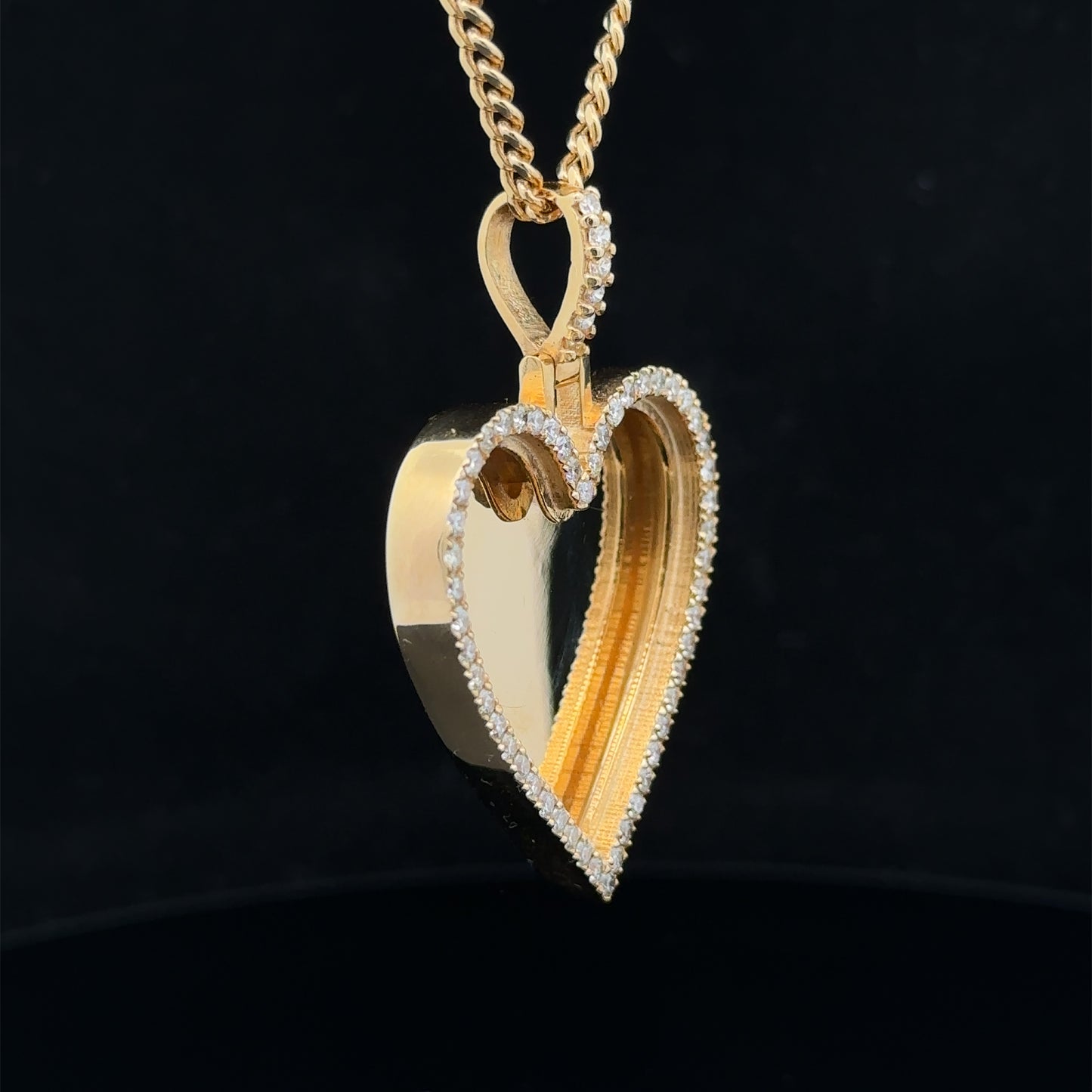 14k yellow gold and diamond Heart Shaped Picture pendant