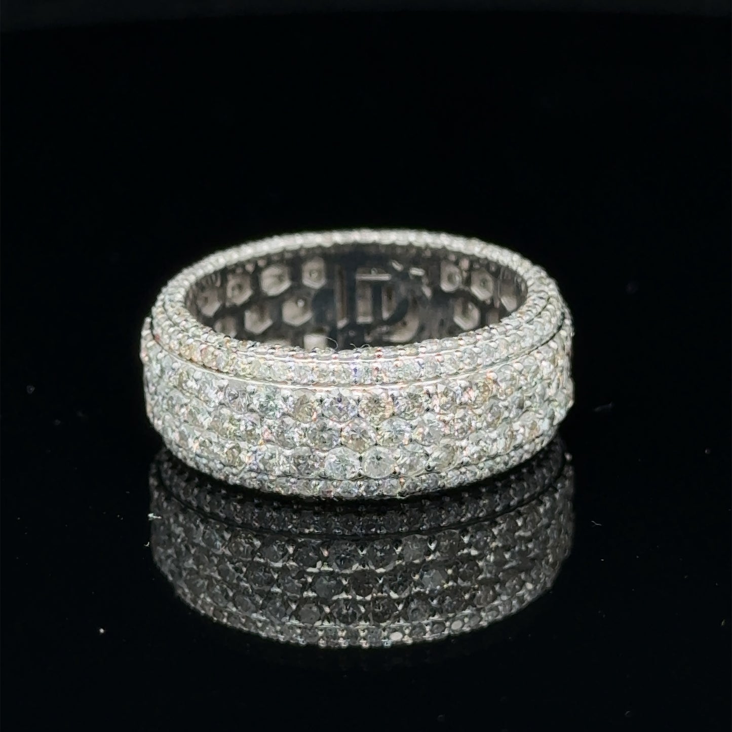 14k white gold Band with Round Diamonds