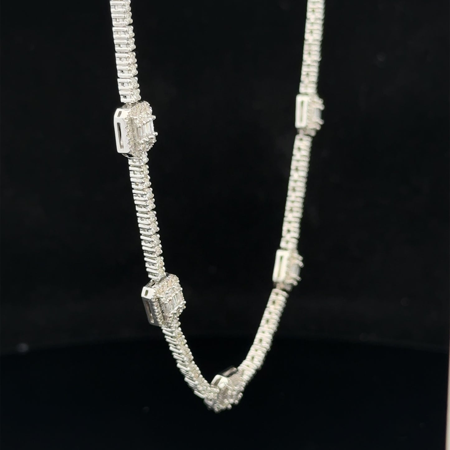 14k white gold and diamond Fancy Necklace