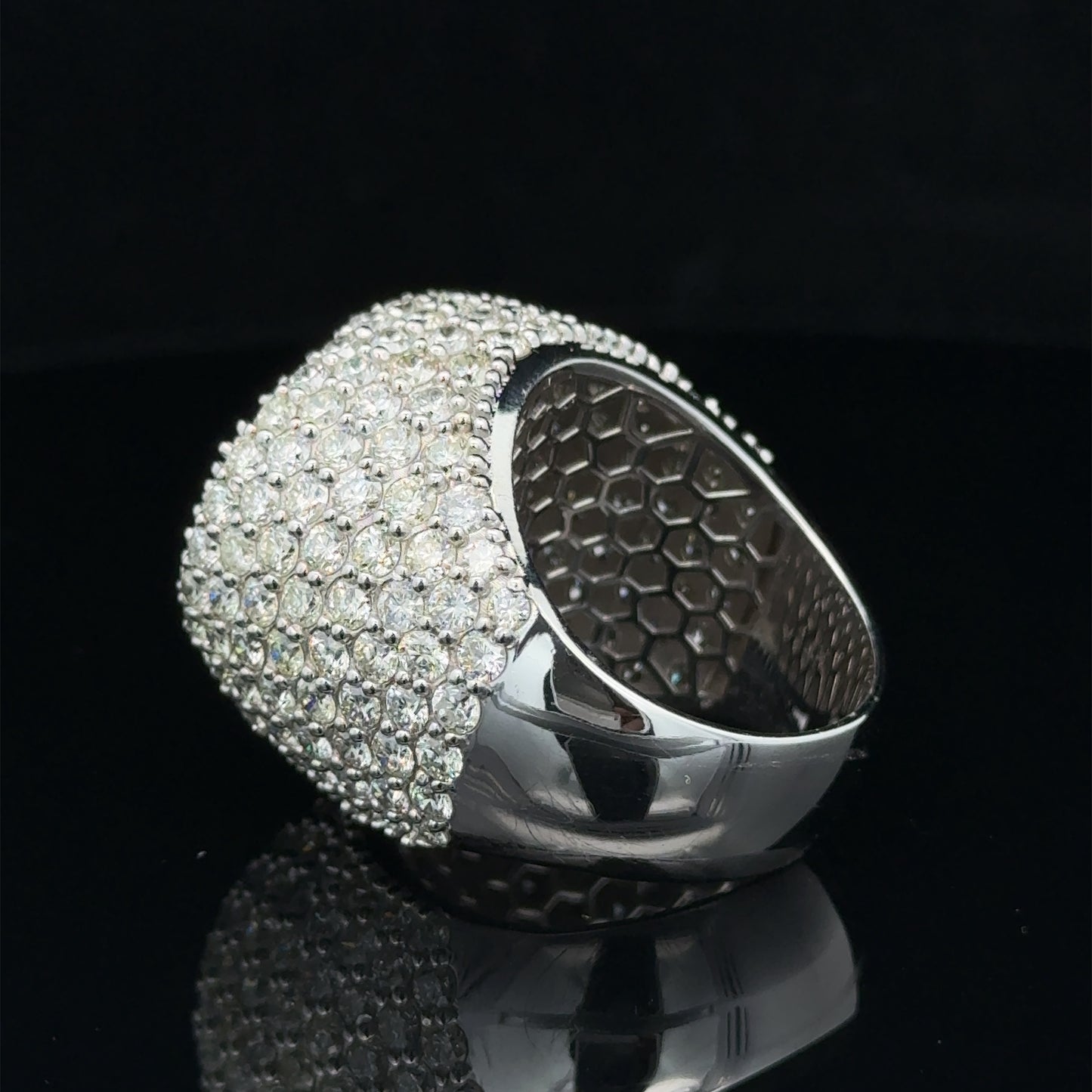 14k white gold Men`s Ring with Round Diamonds