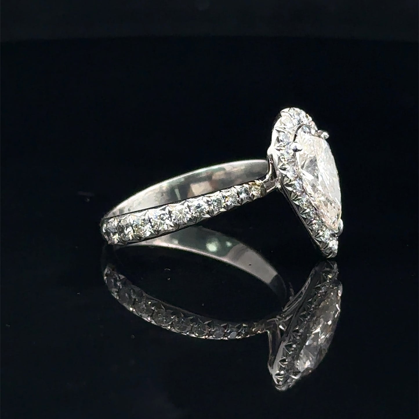 18k White Gold Pear Shaped Engagement Ring