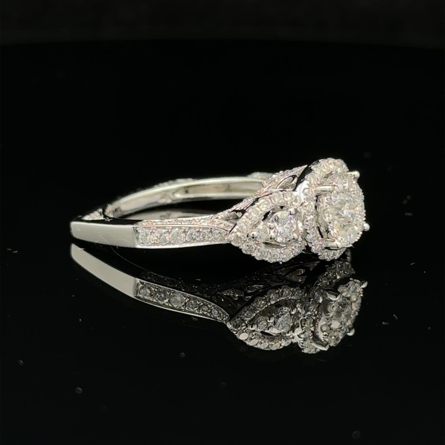 14k white gold and diamond Ring