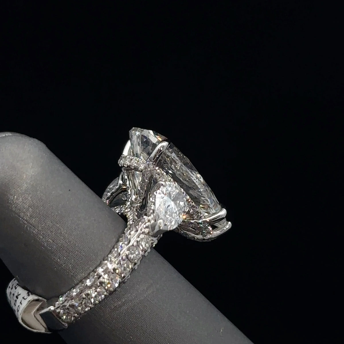 18k White Gold Pear Cut Ring