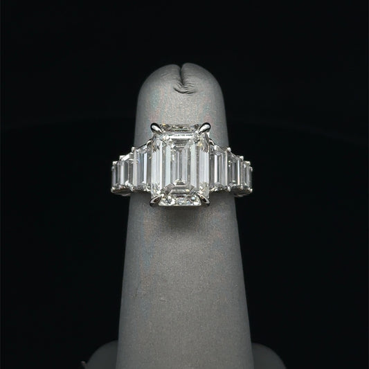 18k White Gold Emerald Cut Ring