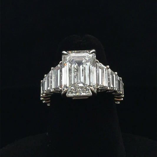 18k White Gold Emerald Cut Ring
